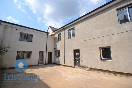 1 bedroom in a house share to rent - Photo 2