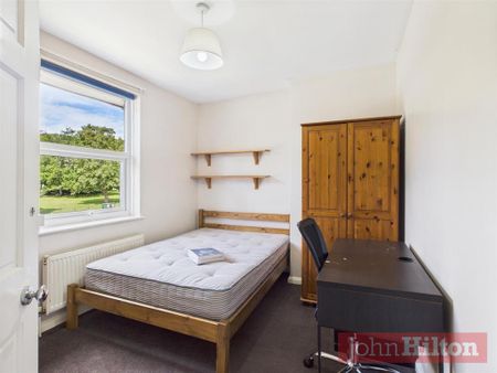 5 bedroom semi-detached house to rent - Photo 5