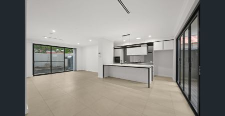 Stunning Townhouse on the City Fringe! - Photo 5