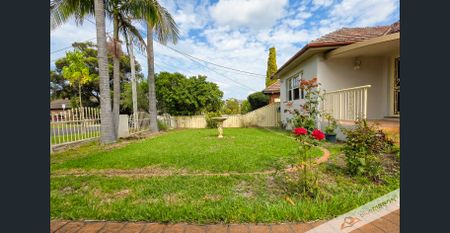 RENOVATED - Dream Family Home in Sydney's Most In-Demand Medical Precinct - Photo 5