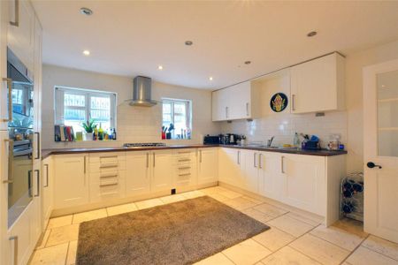 3 bedroom end of terrace house to rent - Photo 5