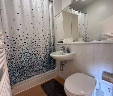 1 bedroom in a house share to rent - Photo 6