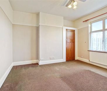 4 bedroom semi-detached house to rent - Photo 5