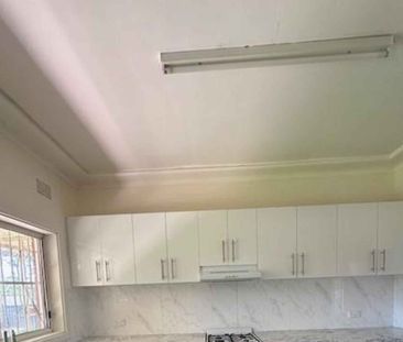 Three Bedroom home Neat & Tidy!!! - Photo 1