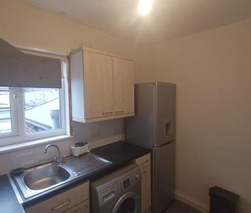 2 bedroom maisonette to rent - Photo 6