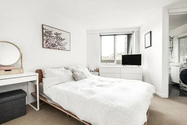 Stylish Apartment in Iconic St Kilda West Location! - Photo 1