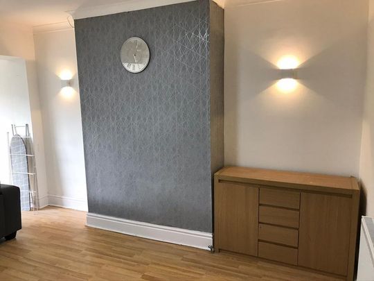 4 bedroom semi-detached house to rent - Photo 1