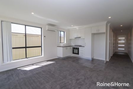 Separate Granny Flat with Air Conditioning- Available 29.12.2025 - Photo 2