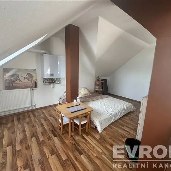Pronájem mezonetového bytu 4+1 s balkonem, Havlíčkův Brod - Photo 1