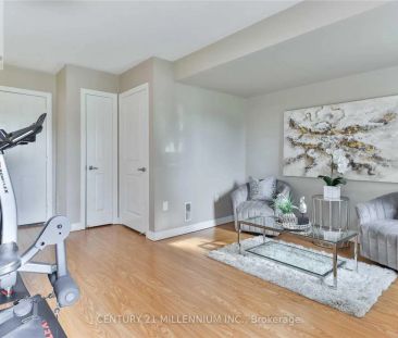 496 ROSSLAND ROAD W - Photo 4