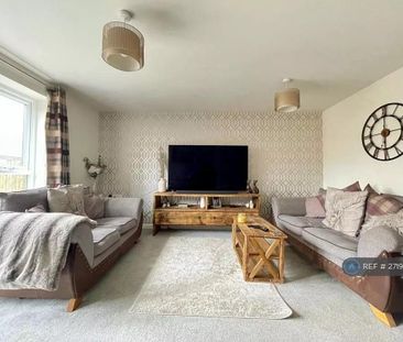 3 bedroom semi-detached house to rent - Photo 4