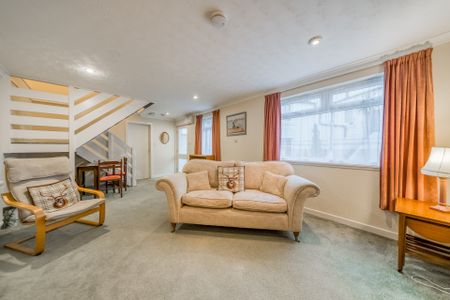 Woodstone Court - Photo 2