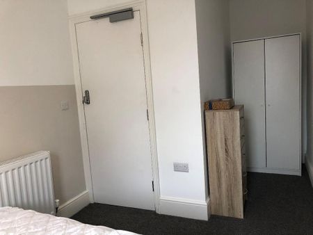 2 bedroom house share to rent - Photo 2