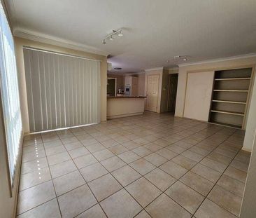 Perfect Family Lifestyle Opportunity in Central Regents Park - Photo 2