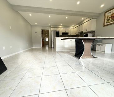 For Lease - 92 Guinevere Road, Markham, Ontario - Photo 3