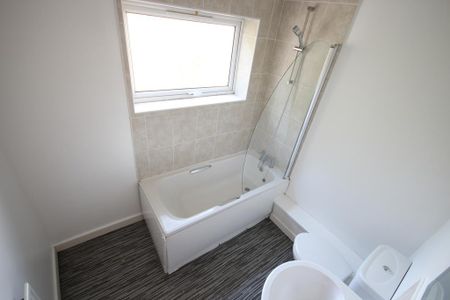 5 bedroom semi-detached house to rent - Photo 5