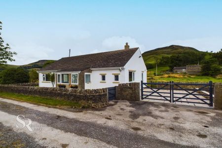 3 bedroom detached bungalow to rent - Photo 3