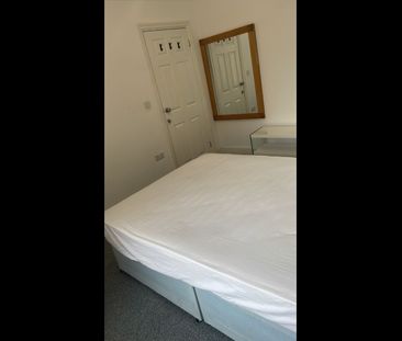 Room in a Shared House, Babington Road, NW4 - Photo 6