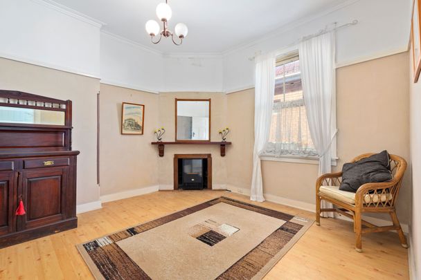 3-BEDROOM HOUSE FOR RENT - Photo 1