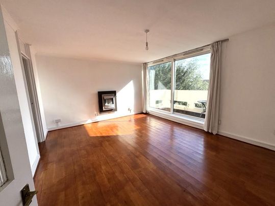 3 bedroom ground floor maisonette to rent - Photo 1