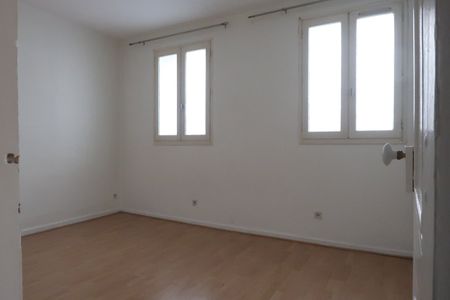 Location Appartement 3 pièces 71m² ST ETIENNE 42000 - Photo 3
