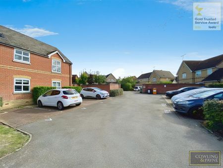 Napier Crescent, Wickford - Photo 3