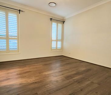 Well Maintained Family Home! - Photo 2