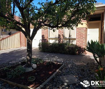 Modern & Spacious 3 Bedroom Unit - Photo 4