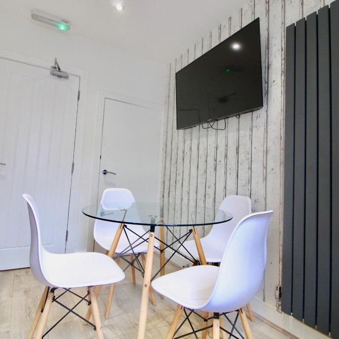 1 bedroom in a house share to rent - Photo 1