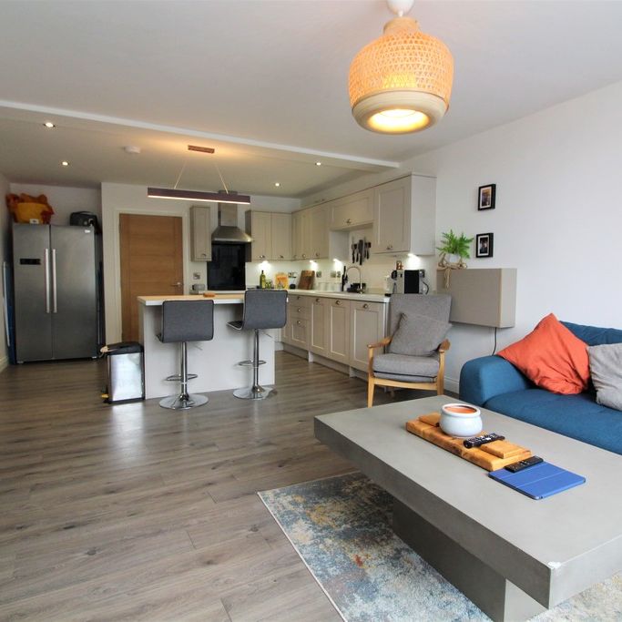 1 Bedroom Apartment - Photo 1