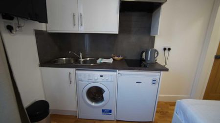 Studio to rent - Photo 3