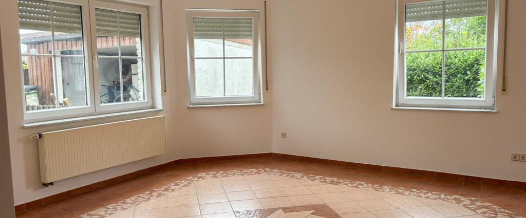 Gepflegte 2-Zimmer-Einliegerwohnung mit separaten Eingang - in ruhiger Wohngegend! - Foto 1