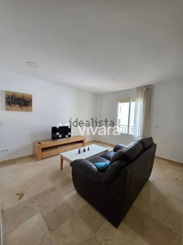 Alquiler de piso en Avenida Ramón y Cajal - Photo 2