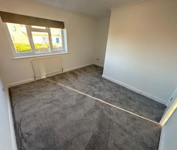 2 bedroom end of terrace house to rent - Photo 1