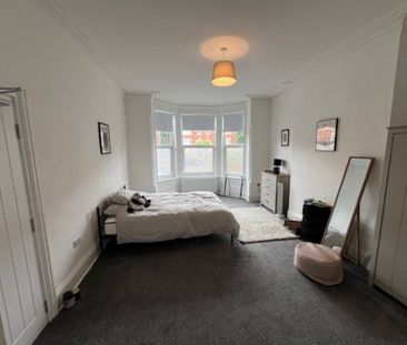 1 bed Flat for Rent - Photo 2