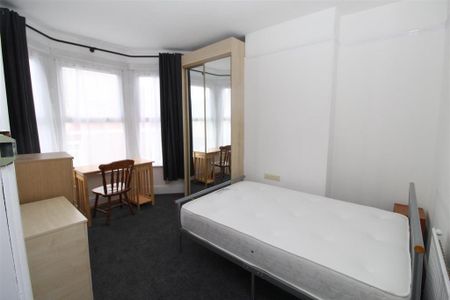 5 bedroom house to rent - Photo 2