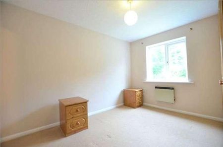 Houlton Court, Bagshot, GU19 - Photo 3