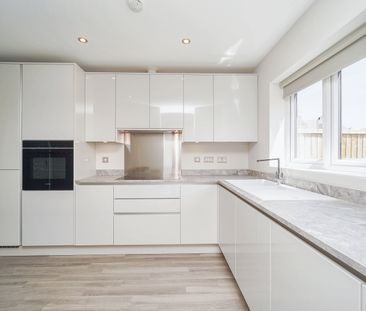 Chapel Grove, Upton - Photo 3