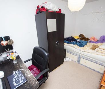 6 bedroom house to rent - Photo 2