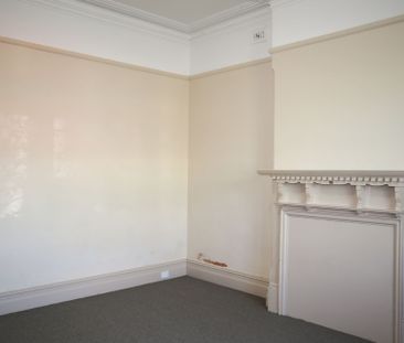 3 Bedroom CBD unit - Photo 2