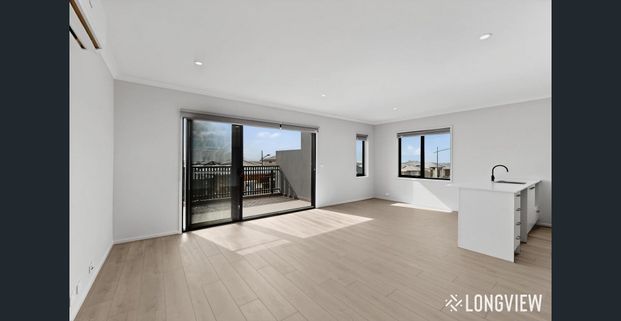 Smart Design In A Convenient Setting - Photo 1