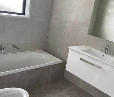 BRAND NEW - 3 Bedroom House - Photo 3