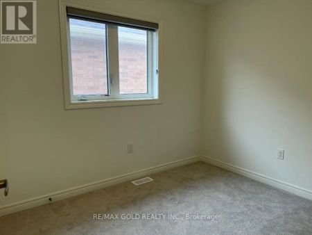 105 PICARDY DRIVE - Photo 3