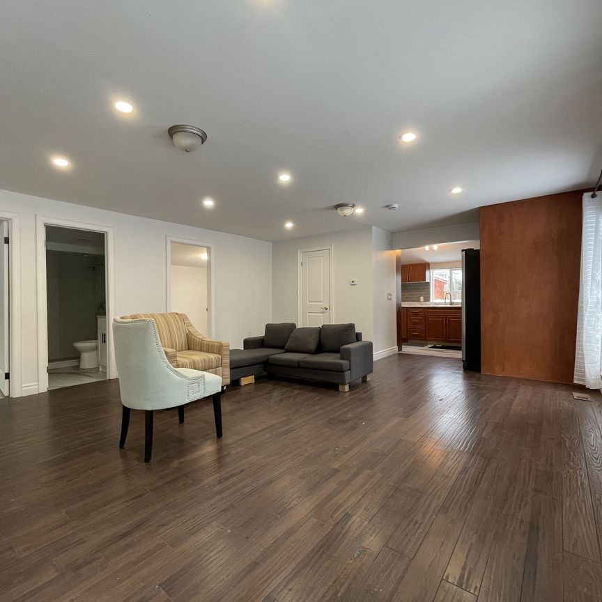 For Lease - 1981 Inglewood Drive, Innisfil, Ontario - Photo 1