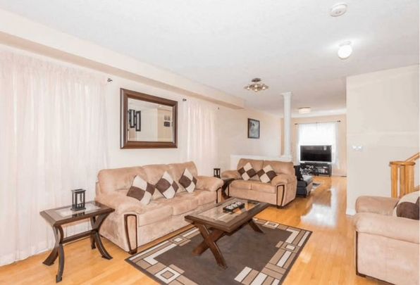 For Lease - 21 Palm Tree Road, Brampton, Ontario - Photo 1