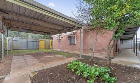 Corner block in a convenient location! - Photo 5