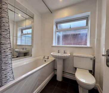 2 bedroom semi-detached bungalow to rent - Photo 5