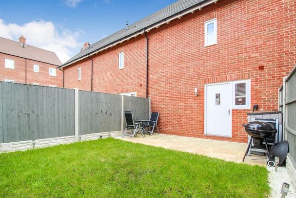 2 bedroom terraced house to rent - Photo 1