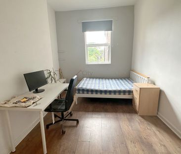 2 Bedroom Flat - Photo 3