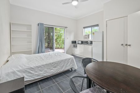 Self Contained Studios, so close to University of QLD - Photo 2